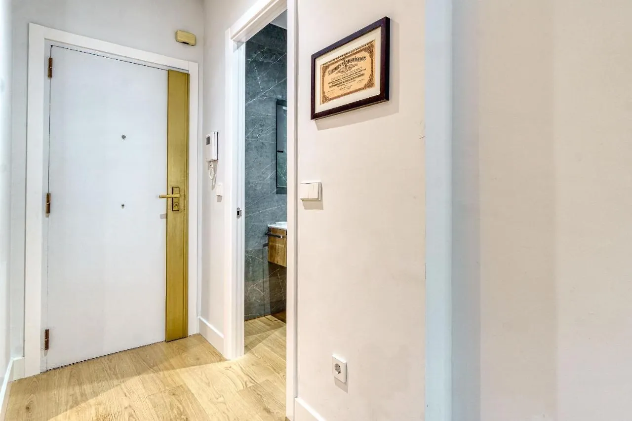 Monthly Triunfo By Sweet Home San Sebastián 0*,  Spagna